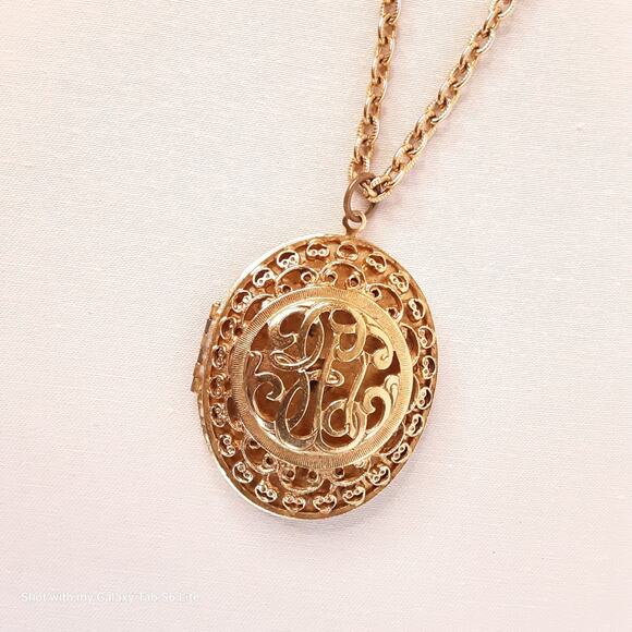 Filagree Scroll Locket Necklace And Gold Tone Textured Cable Chain - Picture 4 of 12